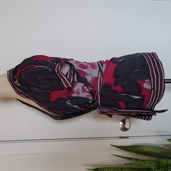 BCBGMAXAZRIA Faux Wrap Top with Built In Tie Belt - Medium - Picture 7 of 12